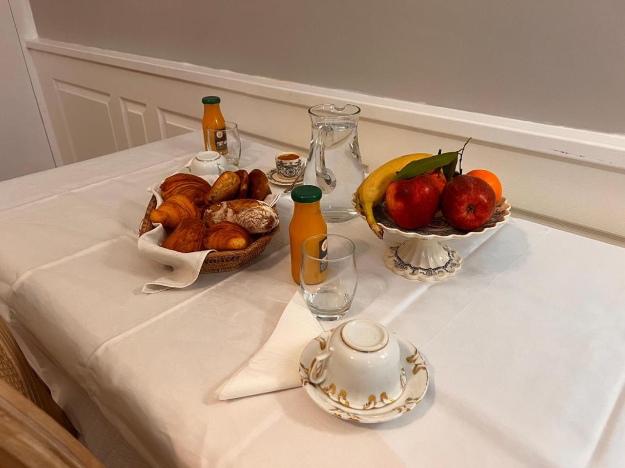 Le Manoir De La Cane Montfort-sur-Meu Экстерьер фото